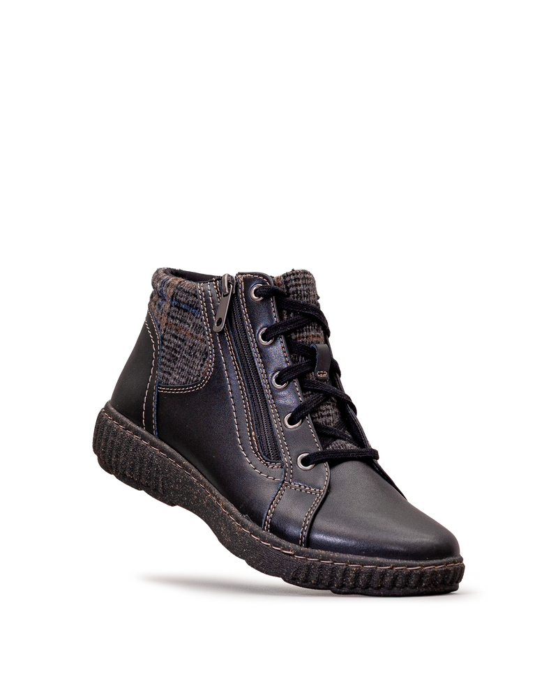 Chaussures noir uni Clarks – Élégance sobre et confort quotidien